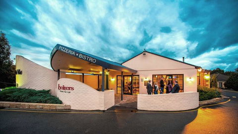 Country Club Villas - Kawana Tourism 7