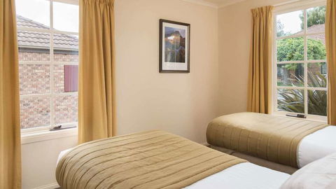 Country Club Villas - Kawana Tourism 10