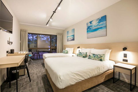 Kawana Waters Hotel By NightCap - Kawana Tourism 2