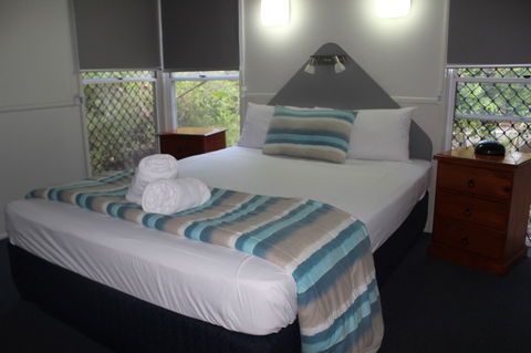 Kellys Beach Resort - Kawana Tourism 2
