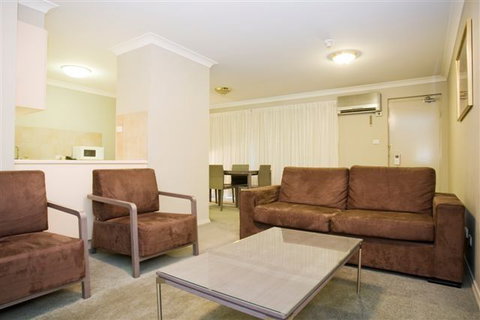 Pinnacle Apartments - Kawana Tourism 2