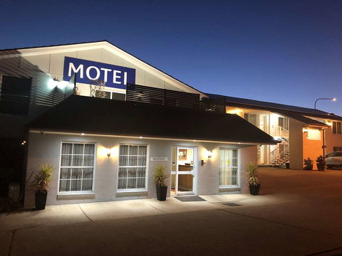 Best Western Coachman's Inn Motel - Kawana Tourism 1