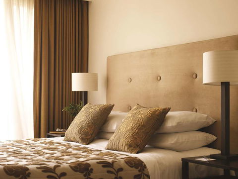 The Lyall Hotel - Kawana Tourism 2