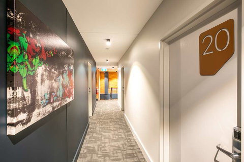 Chardons Corner Hotel - Kawana Tourism 0