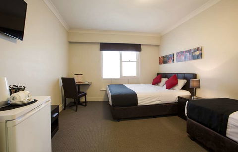 Enfield Hotel - Kawana Tourism 2