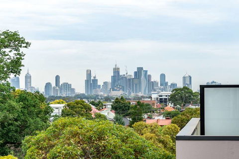 Artel Apartment Hotel Melbourne - Kawana Tourism 1