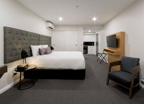 Avenue Hotel Canberra - Kawana Tourism 3