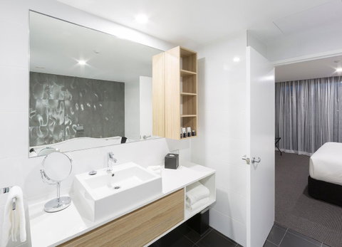 Avenue Hotel Canberra - Kawana Tourism 11