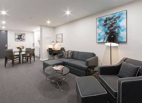 Avenue Hotel Canberra - Kawana Tourism 2