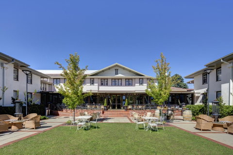 Hotel Kurrajong Canberra - Kawana Tourism 0