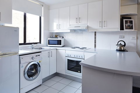 Manuka Park Serviced Apartments - Kawana Tourism 26