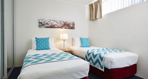 Manuka Park Serviced Apartments - Kawana Tourism 7