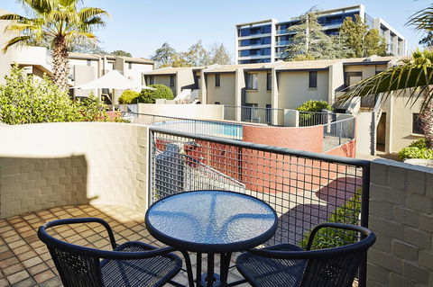 Manuka Park Serviced Apartments - Kawana Tourism 3