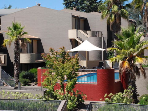 Manuka Park Serviced Apartments - Kawana Tourism 11