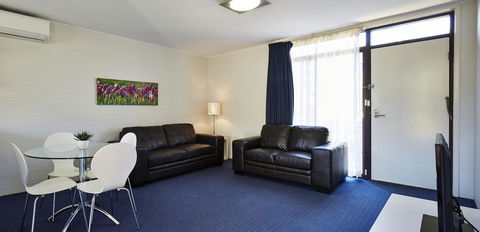 Manuka Park Serviced Apartments - Kawana Tourism 32
