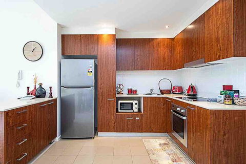 Spacious 1BR Stylish New Acton Apartment +Parking - Kawana Tourism 16