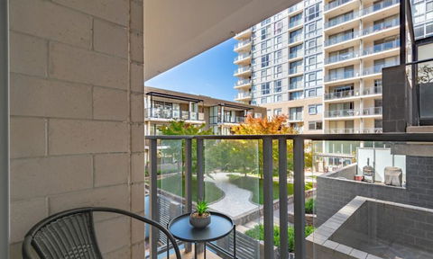 Spacious 1BR Stylish New Acton Apartment +Parking - Kawana Tourism 6