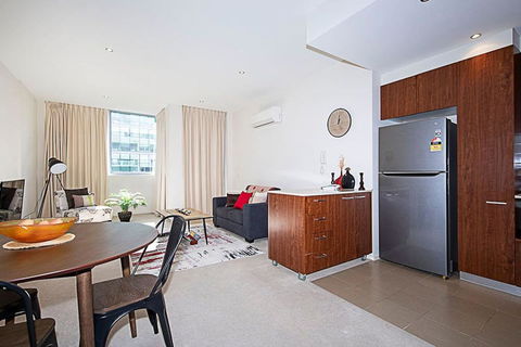 Spacious 1BR Stylish New Acton Apartment +Parking - Kawana Tourism 8