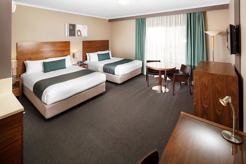 Quality Hotel Dickson - Kawana Tourism 3
