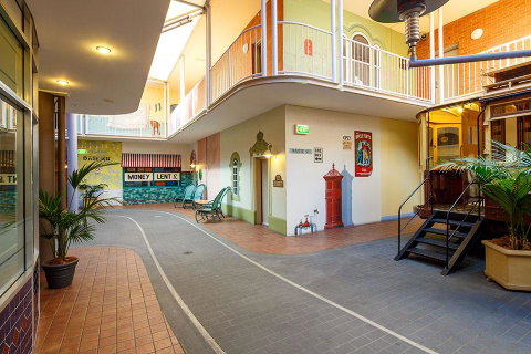 Quality Hotel Dickson - Kawana Tourism 12