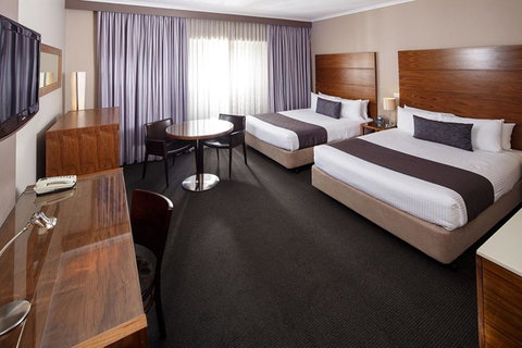 Quality Hotel Dickson - Kawana Tourism 0