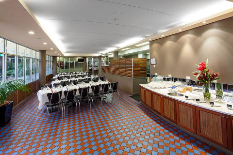 Quality Hotel Dickson - Kawana Tourism 8