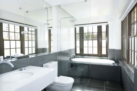 Peppers Gallery Hotel - Kawana Tourism 17