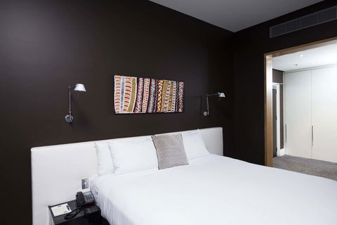 Peppers Gallery Hotel - Kawana Tourism 11