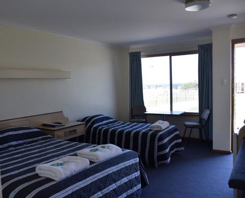 Stansbury Holiday Motel - Kawana Tourism 25