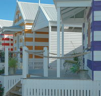Beach Huts Middleton - Kawana Tourism