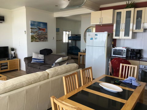 Crystal Blue Apartment - Kawana Tourism 23