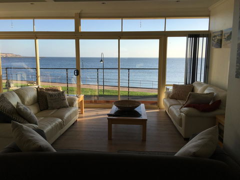 Crystal Blue Apartment - Kawana Tourism 6