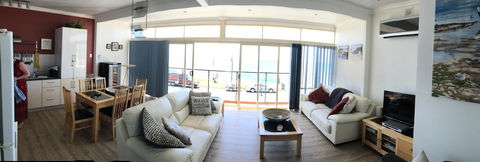 Crystal Blue Apartment - Kawana Tourism 32