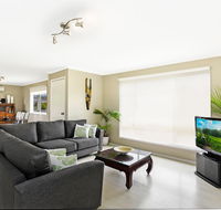 Ainslie Roberts Drive Retreat - Kawana Tourism