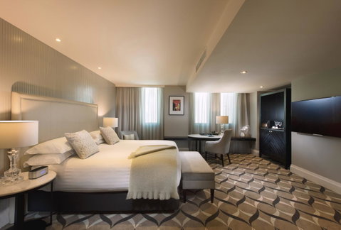 Mayfair Hotel - Kawana Tourism 14