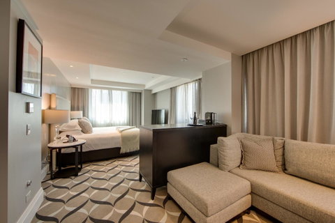 Mayfair Hotel - Kawana Tourism 5
