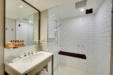 Mayfair Hotel - Kawana Tourism 7
