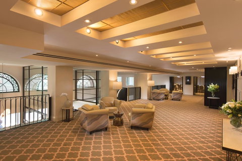 Mayfair Hotel - Kawana Tourism 10