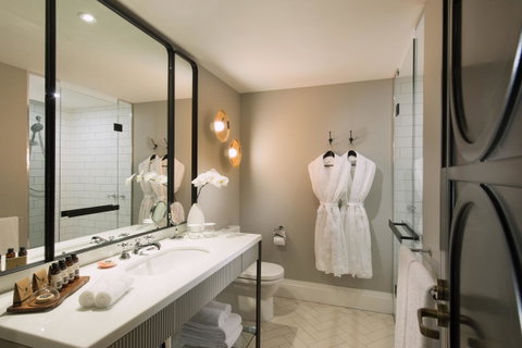 Mayfair Hotel - Kawana Tourism 12