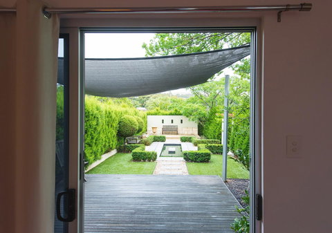 S T U D I O 22 Peaceful Retreat With Garden Views - Kawana Tourism 12