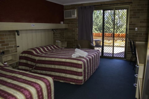 Windsor Terrace Motel - Kawana Tourism 12