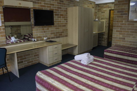 Windsor Terrace Motel - Kawana Tourism 11