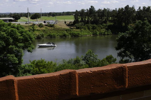 Windsor Terrace Motel - Kawana Tourism 10