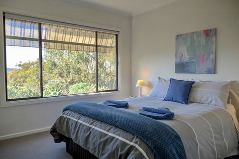 Emu Bay Holiday Homes - Kawana Tourism 5