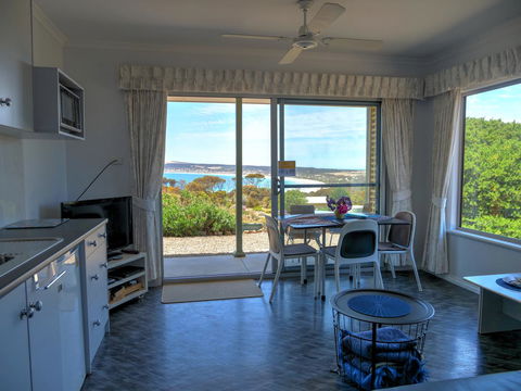 Emu Bay Holiday Homes - Kawana Tourism 26