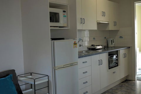 Emu Bay Holiday Homes - Kawana Tourism 28