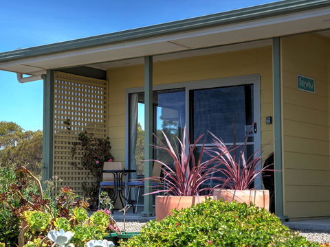 Emu Bay Holiday Homes - Kawana Tourism 27