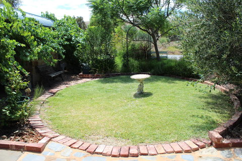 Hillside Cottage - Kawana Tourism 9