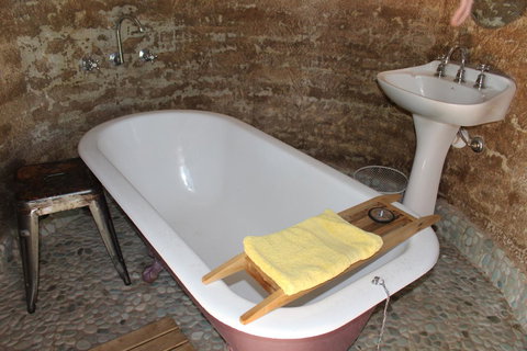 Hillside Cottage - Kawana Tourism 7