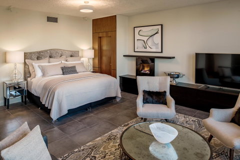 Suite 11 Victoria Square - Kawana Tourism 3